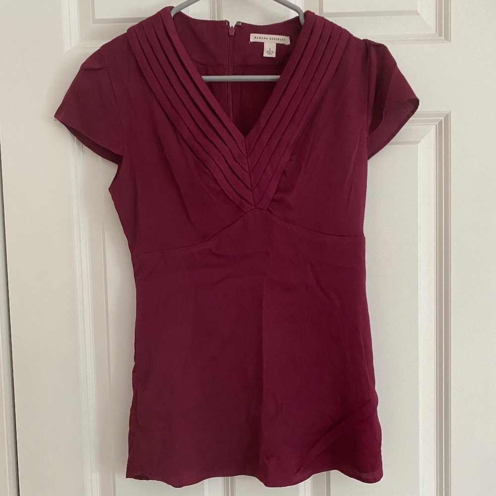 Banana Republic size 2 short sleeve blouse